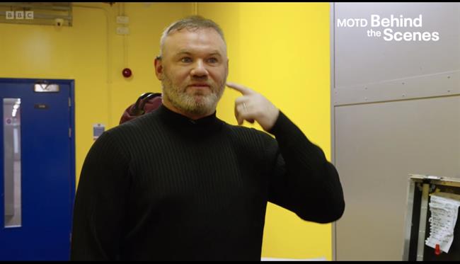 Wayne Rooney lần đầu tiết lộ mất thính lực tai trái